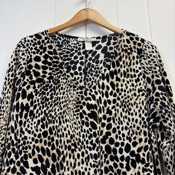 Vintage Only 9 Womens Animal Print Handkerchief Hem Top Size 2X Pleated Chic - Picture 9 of 9